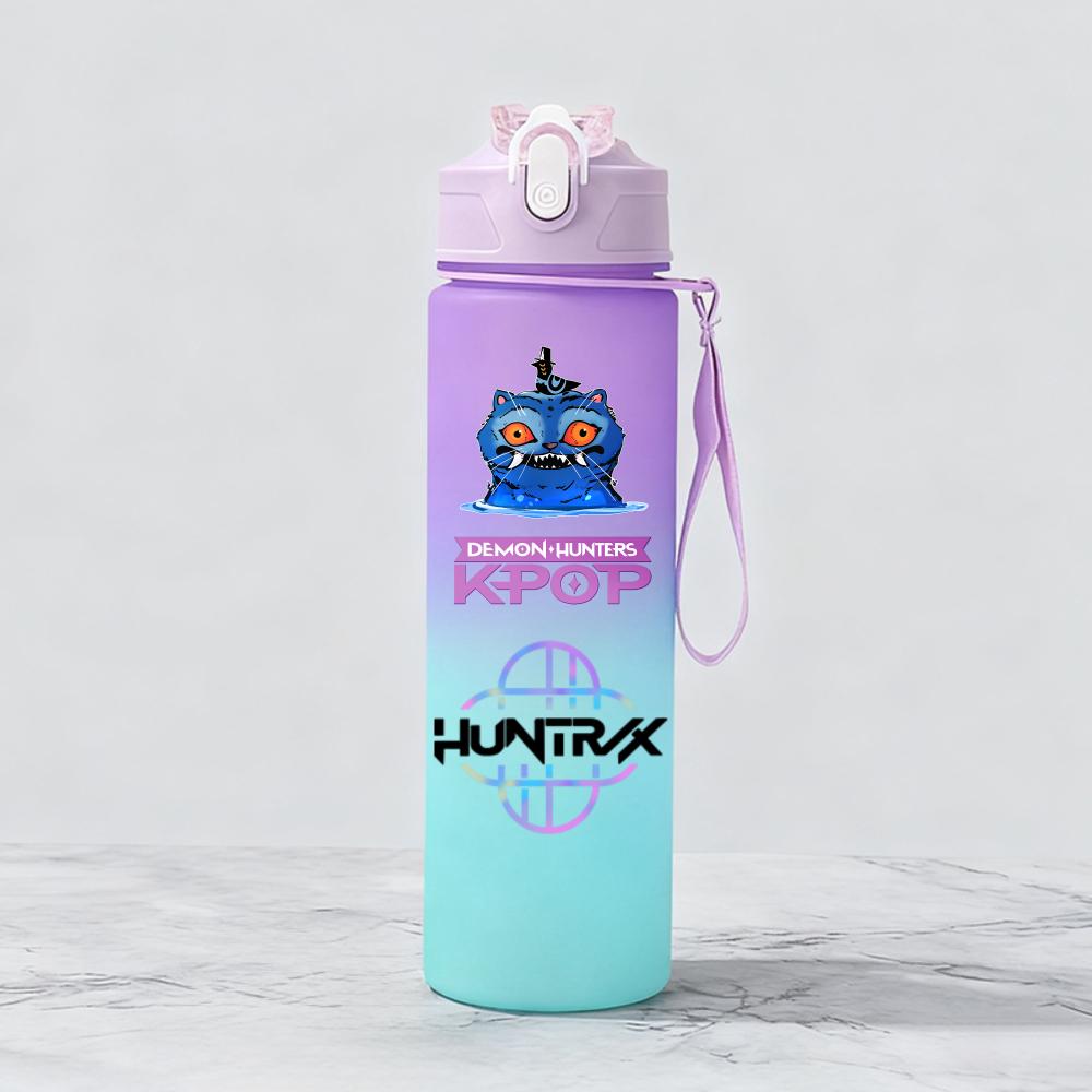 Demon Hunters Huntr Rumi Mira Zoey Jinu Celine Plastic Water Cup Pop Drinking Bottle School Huntrix Gourde ML KPOP X K 800 Kid Friendly Entertaining
