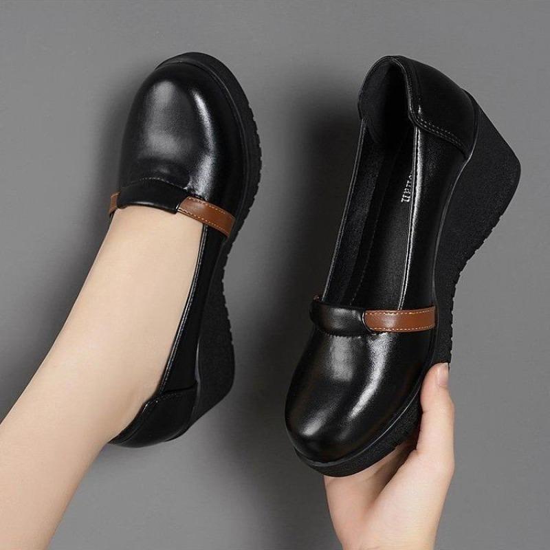 Versatile shallow mouth round head small leather shoes women's autumn new comfortable work shoes one pedal soft-soled wedge heel single shoes