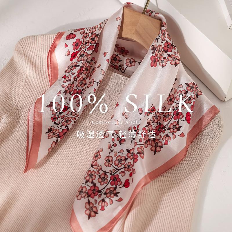 100% mulberry silk printed small square scarf women's spring and summer versatile silk scarf light and breathable high-grade sunscreen silk scarf