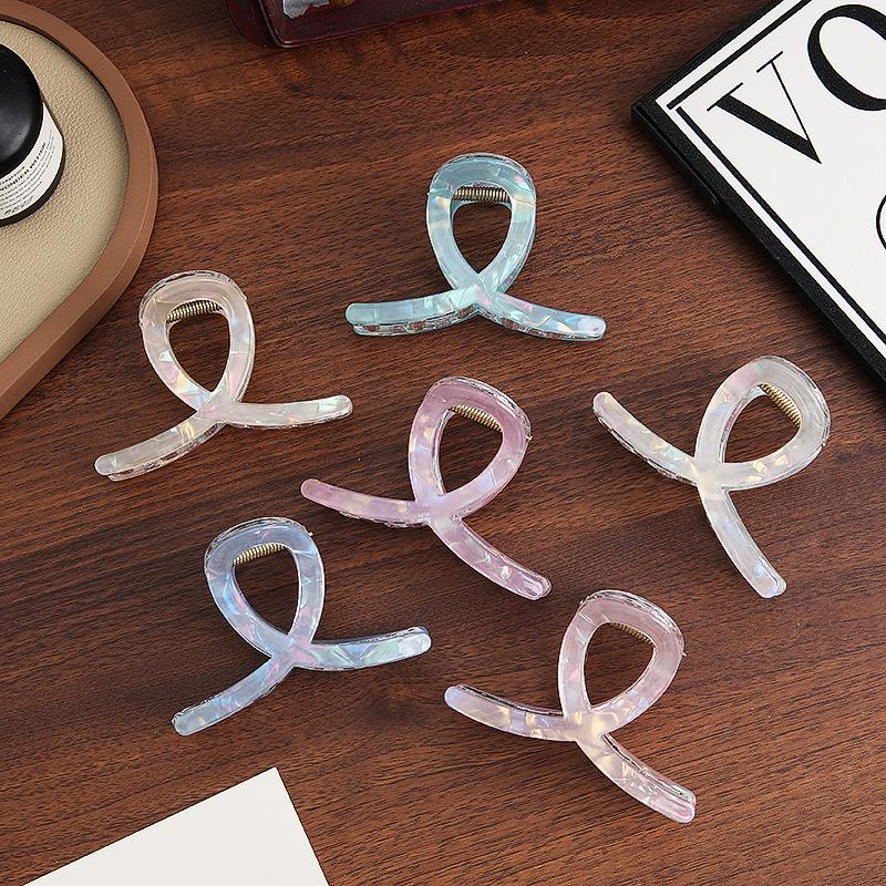 Minimalist Mother-of-Pearl Mermaid Hair Clip: Elegant Ponytail and Shark Clip Accessory