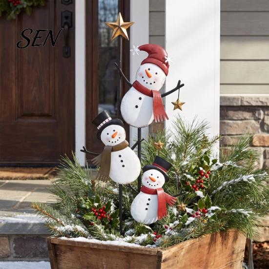 Rustic Snowman Yard Stake Vintage Metal Christmas Ground Stake, Distressed Sculpture with Three Climbing Snowmen Sign for Outdoor Garden Holiday