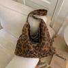 Leopard Print Women's Large Capacity 2025 New Autumn and Winter Casual Suede Shoulder Bag, College Students Commuting Tote Bag