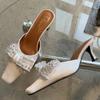 Neue Sommer Damen Square Toe Niedrige Absätze Pantoletten Weiß Bling Strass Mules Schmetterlingsknoten Hausschuhe Party Ballschuhe