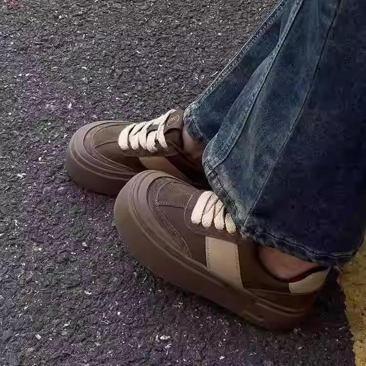 

Высококачественные туфли на толстой подошве 2025 новая весна и лето ретро универсальные морально-волевые тренировочные туфли небольшой подъем повседневные туфли-буханки 40 темно-коричневого