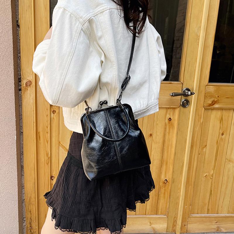 Yogodlns Vintage PU-nahast inspireeritud mini õlakott naistele, beež, kuldse pandlaga, reguleeritava rihmaga, stiilne väike crossbody kott