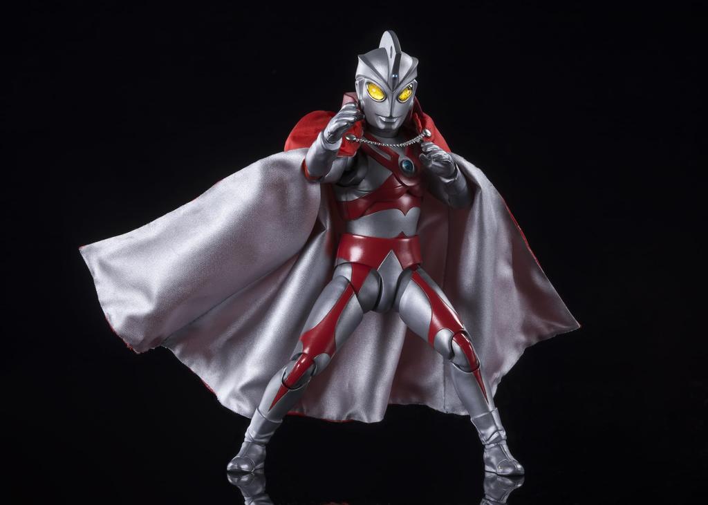 TAMASHII NATIONS Ultraman Bröder Mantel Bandai Spirits S.H.Figuarts Actionfigur