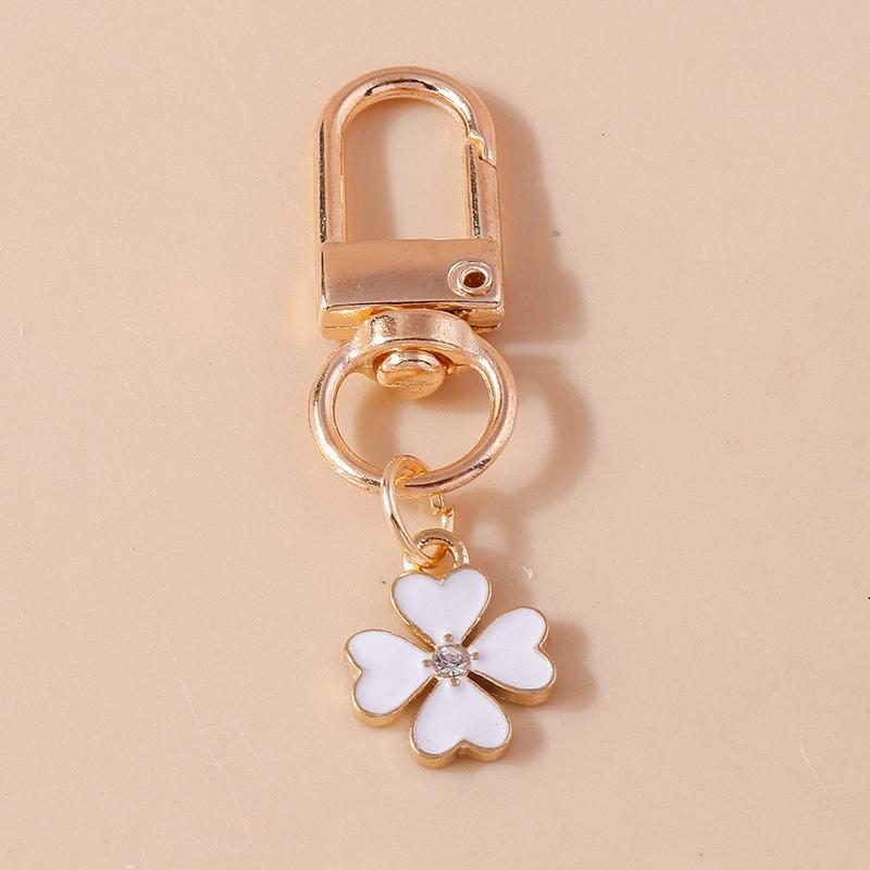 

Cute Enamel Maple Leaf Keychain Women Girls Key Ring Pendants for Handbag Decor DIY Handmade Jewelry Gifts