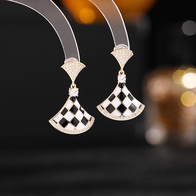Cercei geometrici de modă coreeană Declarație de design Cercei cu zăbrele alb negru Bijuterii de lux pentru femei cu piatră CZ