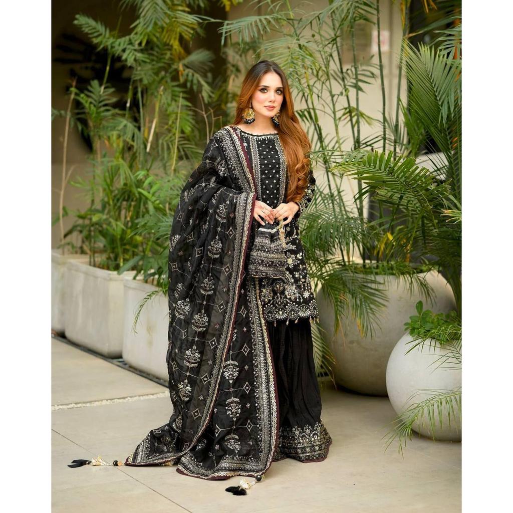 *Launching New Đěsigner Party Wear Look Pur Heavy Faux Georgette Top Plazzo & Dupatta Set