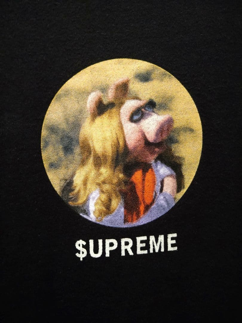

[USED] SUPREME Miss Piggy Black T-shirt, size L