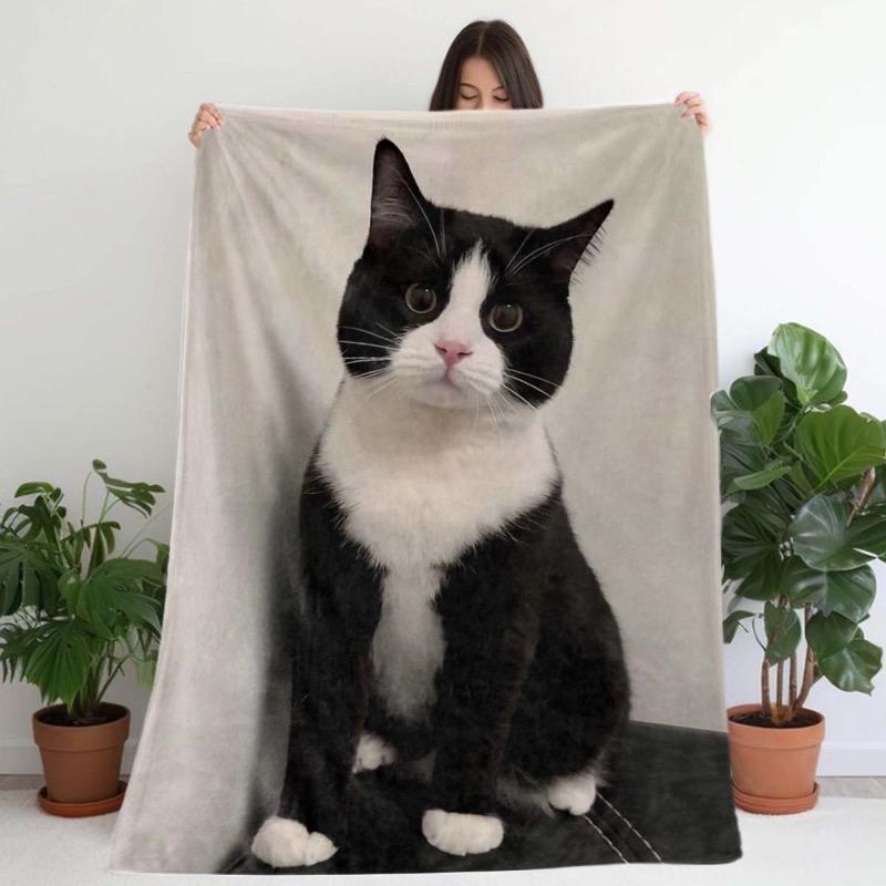 

Black and white cat pattern Flannel printed blanket suitable for all seasons suitable for living room office sofa and travel 75x100cm (30x40inch)