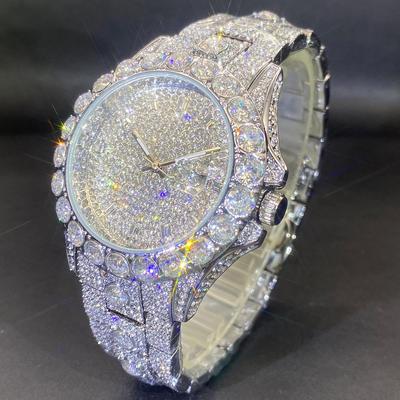 Módní pozlacené pánské hodinky Lced Out Luxusní vodotěsné hodinky s kalendářem pro muže Hip Hop Velké hodinky s diamantem na zápěstí