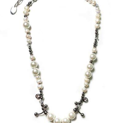Dazzling Club Piercing Pearl Necklace