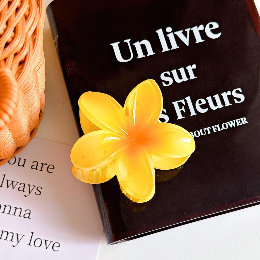 Hair Versatile Stylish Claw Clip With Floral Accents For Chic Updos And Looks Casual