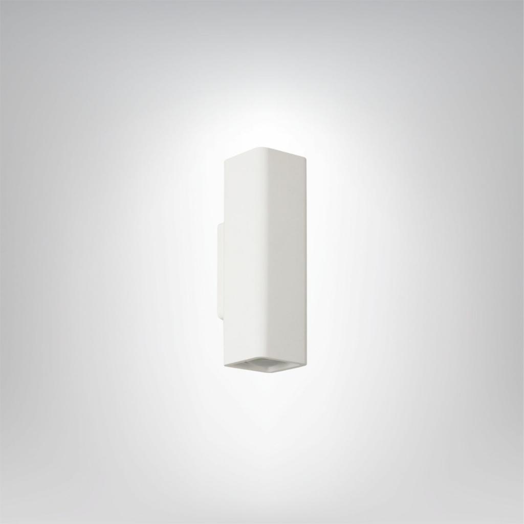 A-Tobi wall lamp