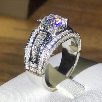 New New Trendy Wedding Ring for Women Dazzling Crystal Cubic Zirconia Luxury Bridal Marriage Ring Nice Gift Statement Jewelry