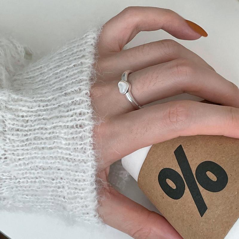 Elegant Shell White Heart Ring For Women Modern Minimalist Geometric Adjustable Copper Ring Statement