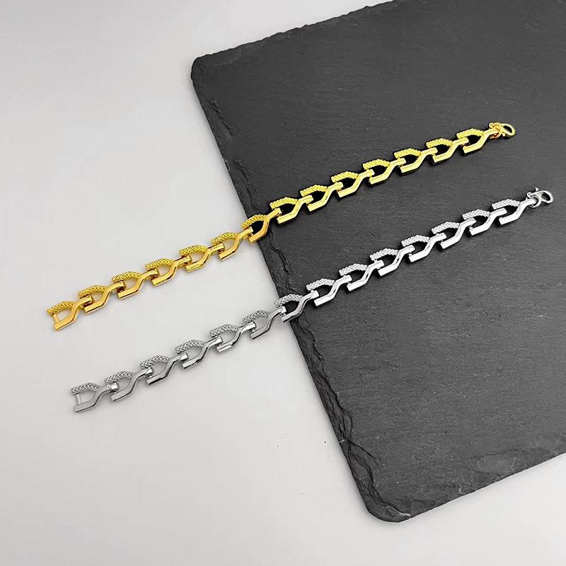 European and American hip-hop men's Cuban chain simple personality not fading diagonal snake bone chain high-quality alloy bracelet