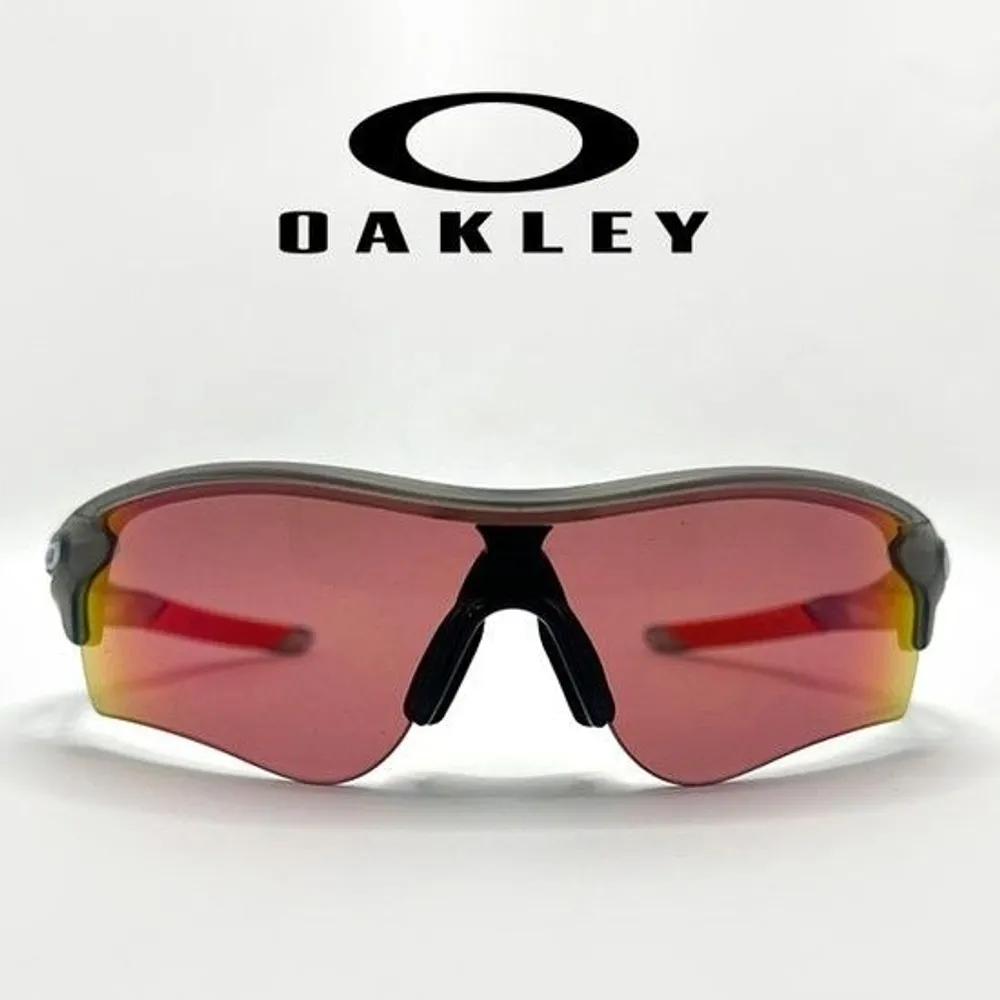 

RadarLock Pass 0009206-9538(9206-95) Prism Trail Torch Riding Goggles Sunglasses doesn t exist