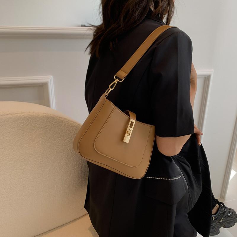 Chic Korean Style Fashion Handbag Trendy Crossbody Bag For Fall With Stylish Design