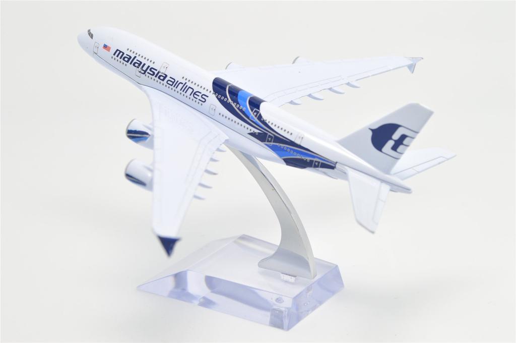 TANG DYNASTY 16cm Malaysia Airlines Airbus A380 Alloy Airplane Model Toy 1/400