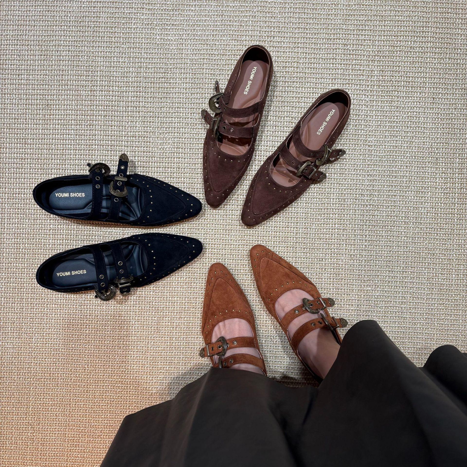 

2025 new round head suede one-word belt inner sloping heel shallow mouth versatile thin commuter soft bottom rivets women s single shoes 39 кофейный