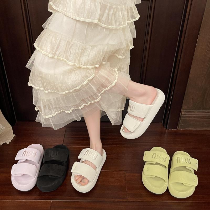Height-increasing Thick-soled Cool Slippers for Women's Summer Wear, New with Skirts, Beach One-word Sandals