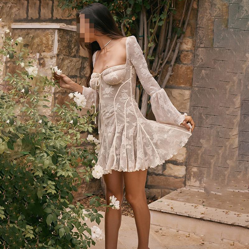 Dámské šněrovací temperamentní módní slim fit pikantní dívka krajkové zvonové dlouhé rukávy šněrovací šaty A-list