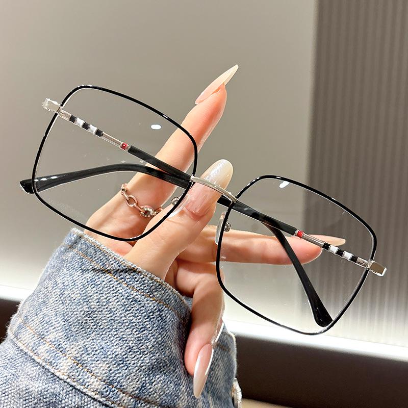 Occhiali da donna retrò quadrati fotocromatici anti-luce blu, montature color oro rosa che cambiano colore