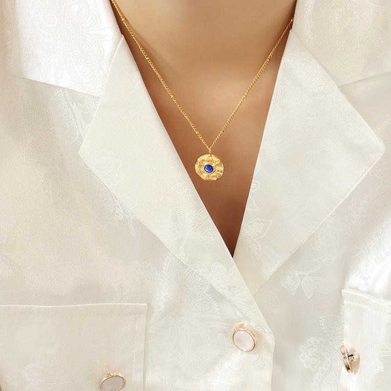 European Retro Cat s Eye Pendant Necklace, Women s Clavicle Chain, 18K Gold Plated Titanium Steel Jewelry (P866)