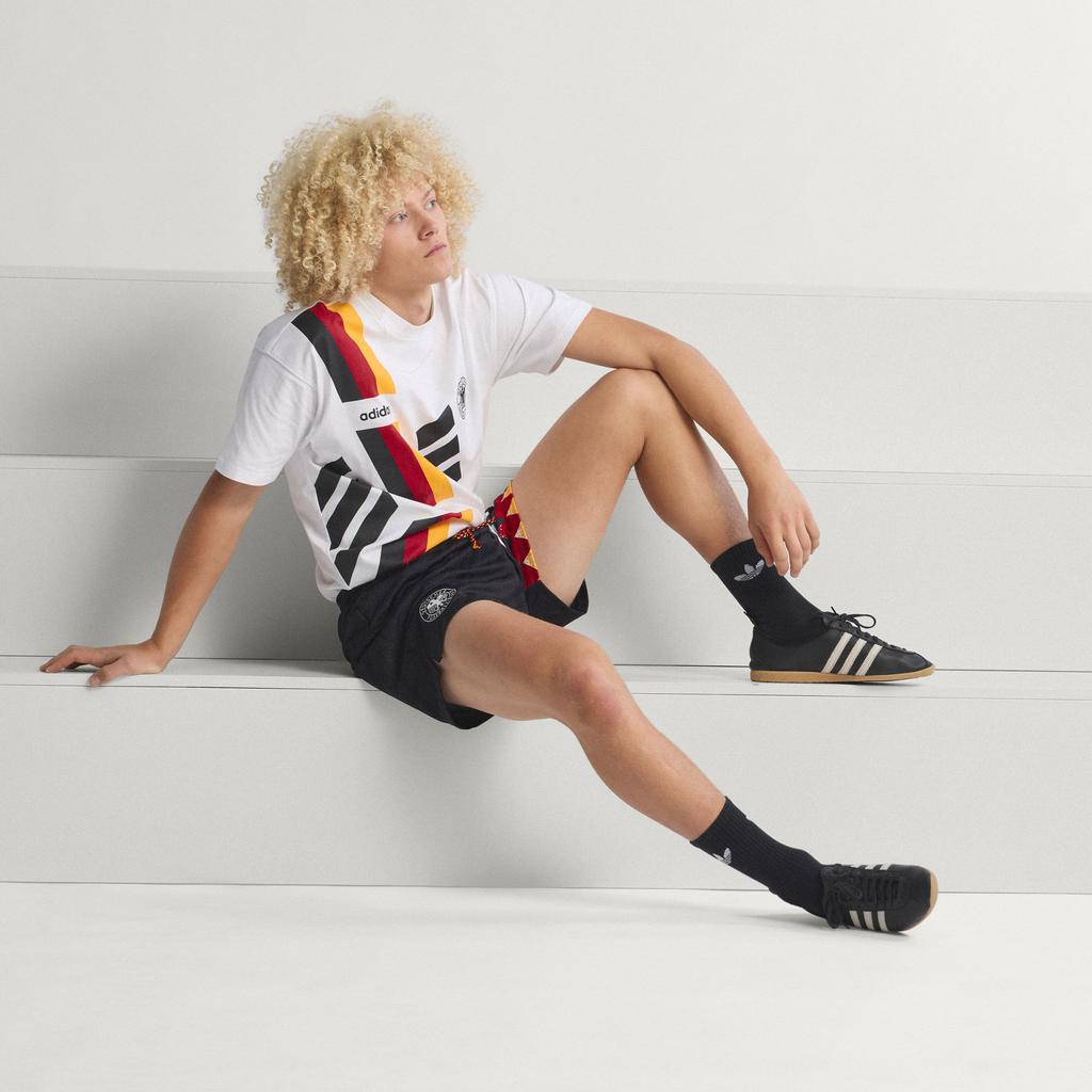 Adidas Originals T Shirts Men's White Crew Neck Moderate