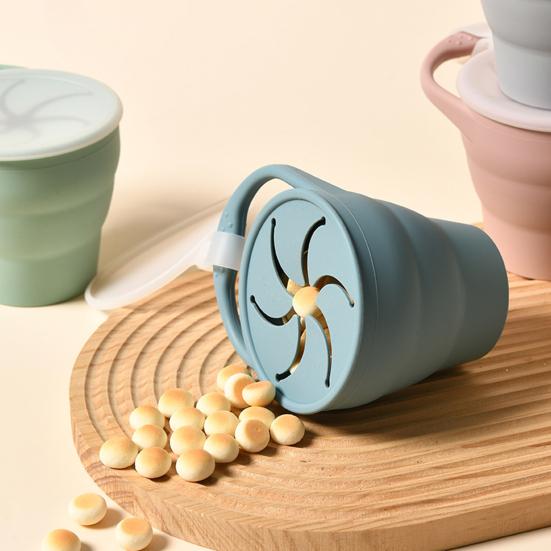Snack Cup Soft Silicone Baffle 350ml Large Capacity Leak-Proof Foldable Portable Snack Container Kids Microwave Safe Fruit Biscuit Holder