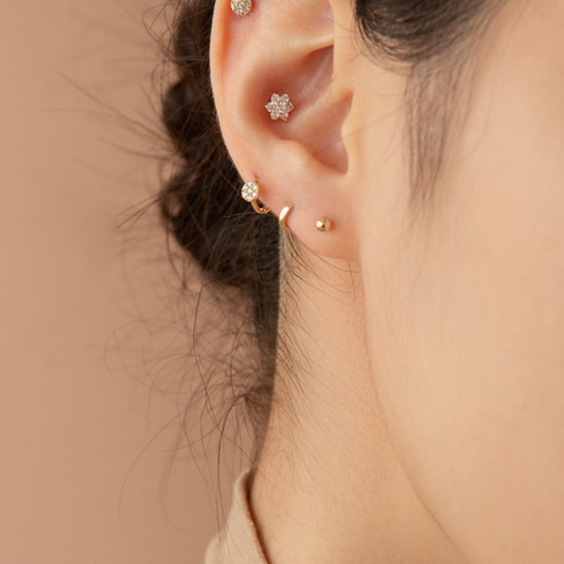 LUNNE 14k Snowflake Cubic Piercing (14K Gold) #W11