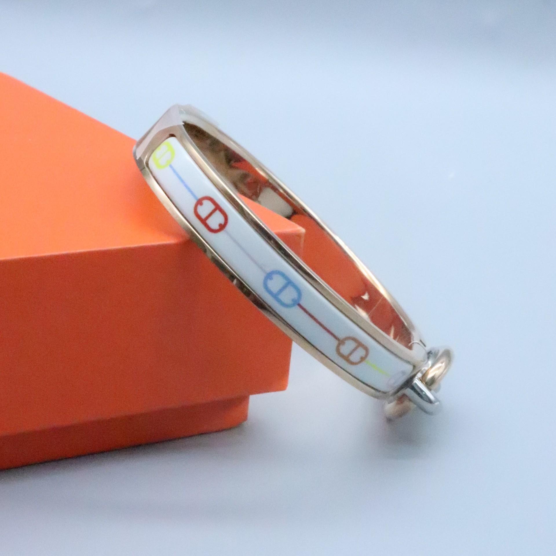 

Браслет Емаль Простий Тренд Новий Стиль Опт 17 yards, gold