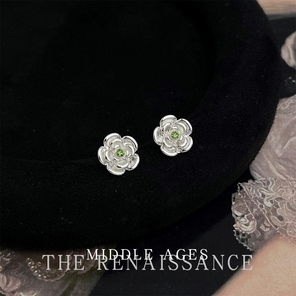 Niche green zircon three-dimensional flower stud earrings for women