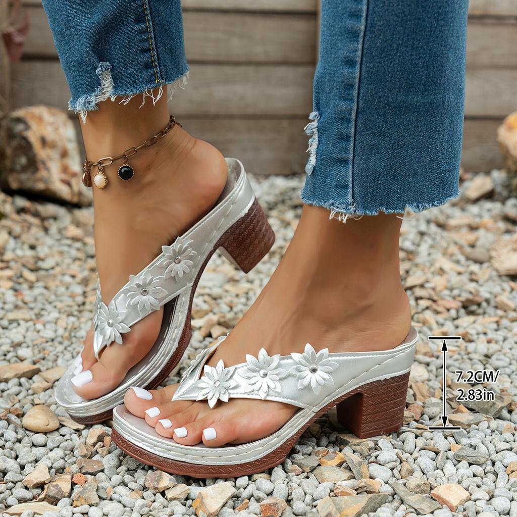 Fashion New Women's High Heel Slippers Casual Flower Hollow Wedge Beach Shoes Outdoor Platform Comfortable Non-slip Sandals Plus Size 43