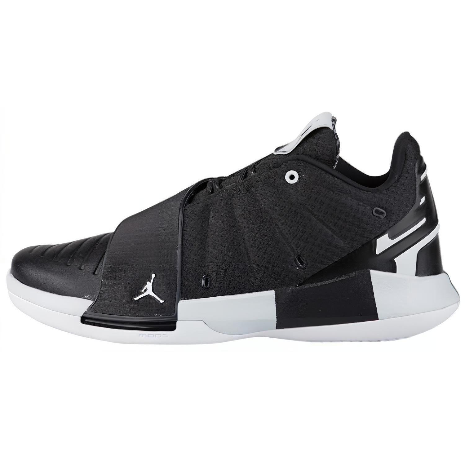 

новые JORDAN CP3 11 Tb Черный/Белый 44