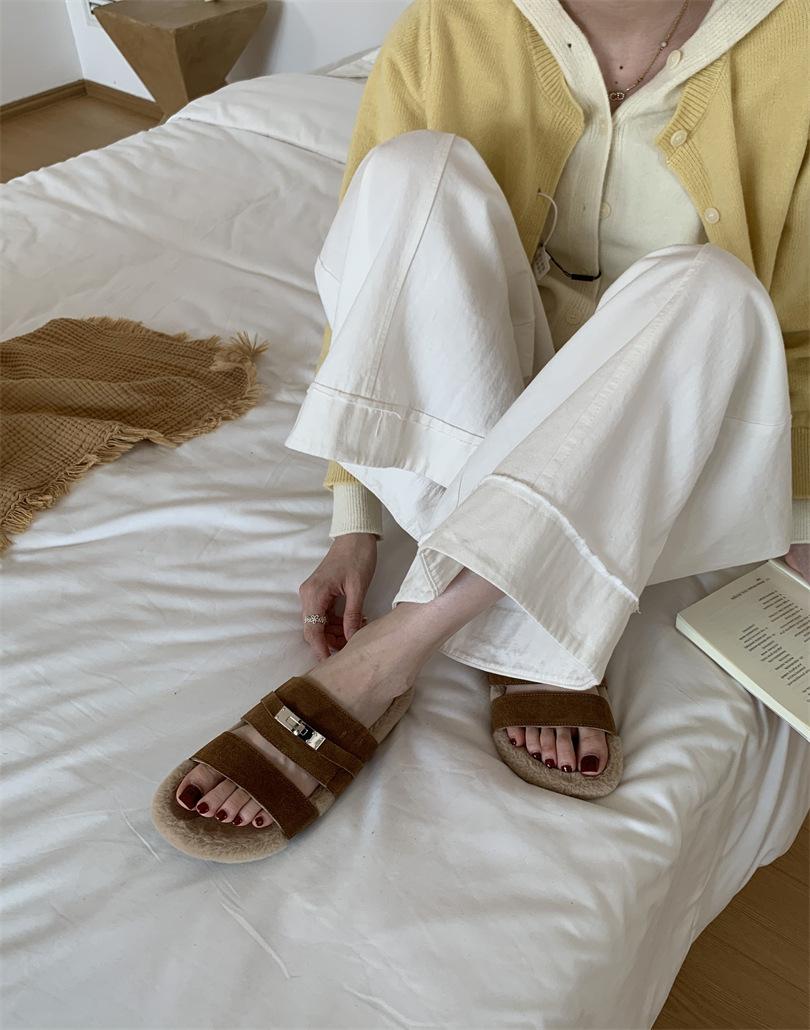 

2025 new autumn and winter plush shoes casual outer wear thick-soled color matching one-word women s slippers 39 коричневый