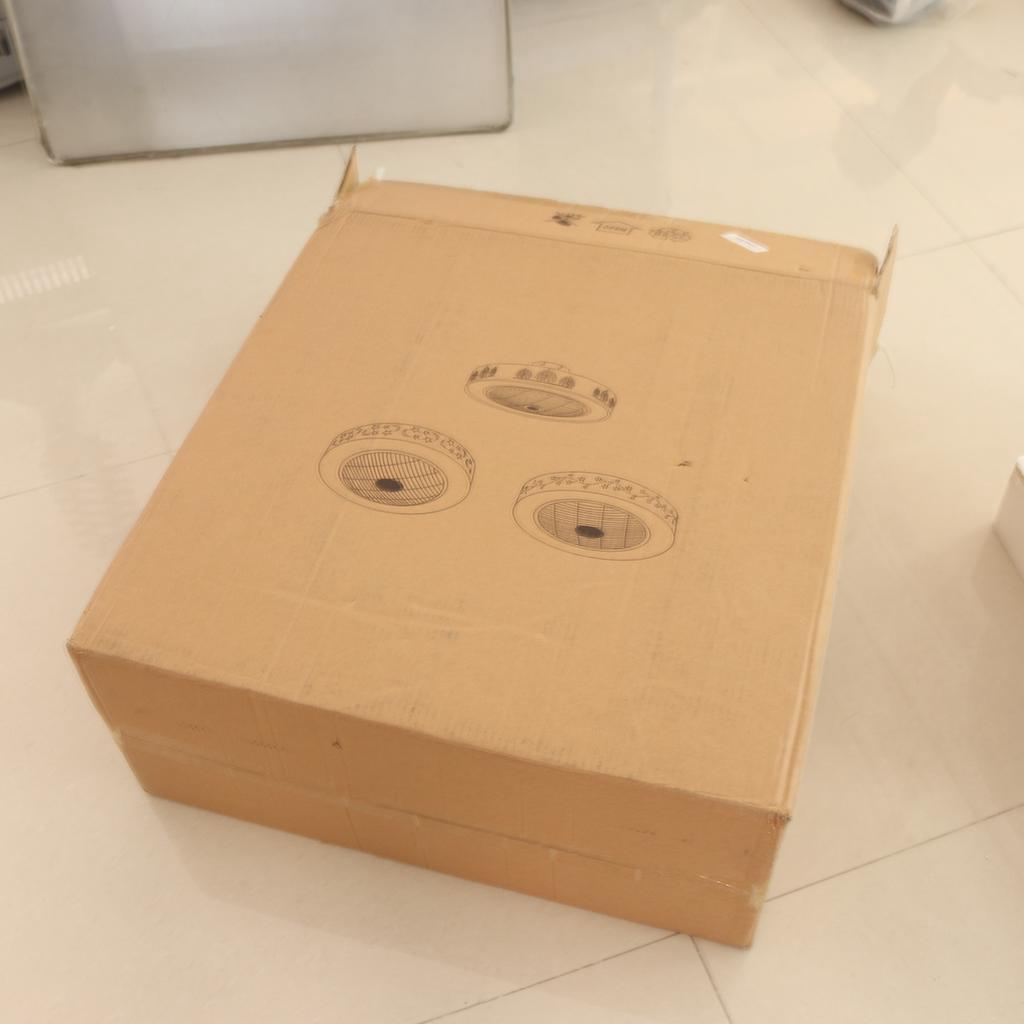 Light ceiling fan Led Ceiling Fan with lights remote control modern lighting three-color dimming ceiling light White 72W 58*18cm