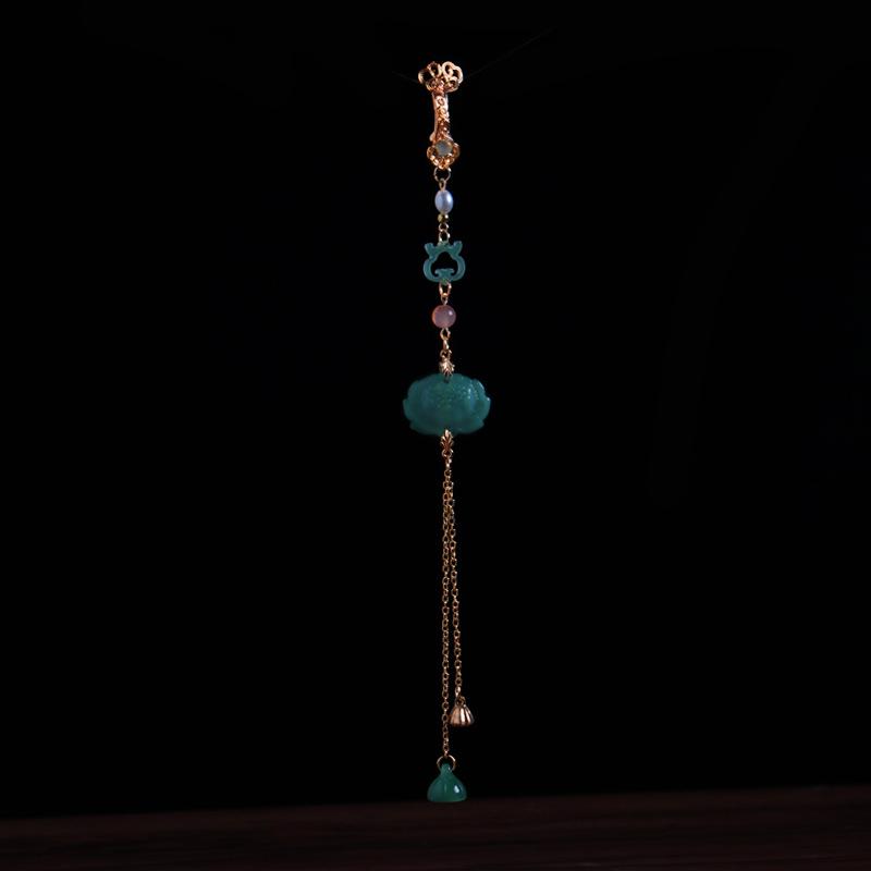 Handmade Retro Style Cheongsam Brooch Pendant with Tassels and Accessories