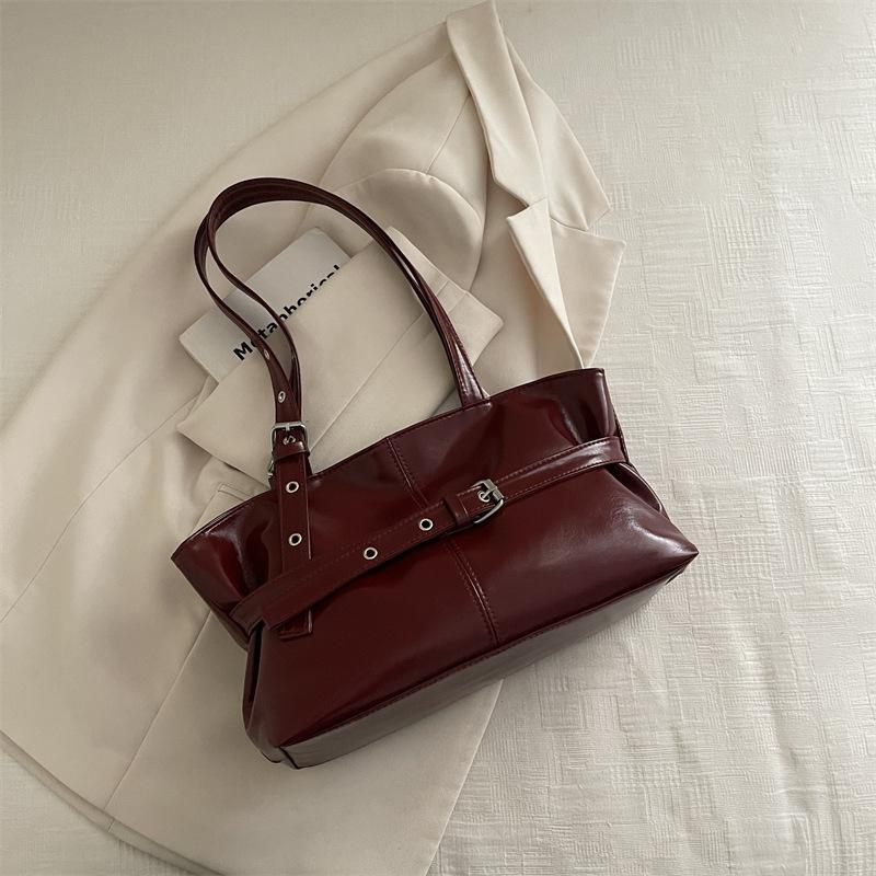 

Premium sense retro trendy bag women s autumn and winter new Maillard shoulder bag large capacity commuter tote bag