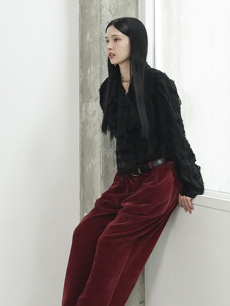 MUSE BY ROSE Maren Matte Velvet Wide Pants (Red)