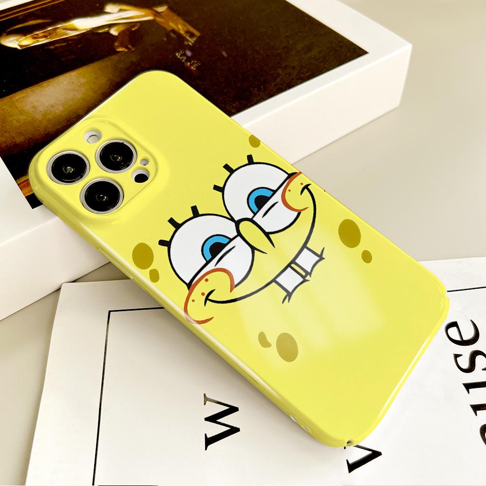 

MINISO мультяшный забавный ЛИЦО S-Губка Боб Чехол для телефона для IPhone 16 15 14 13 12 11 Plus Pro Max Mini Глянцевый HD Твердый Чехол Пленка Накладка For iPhone 13 Mini