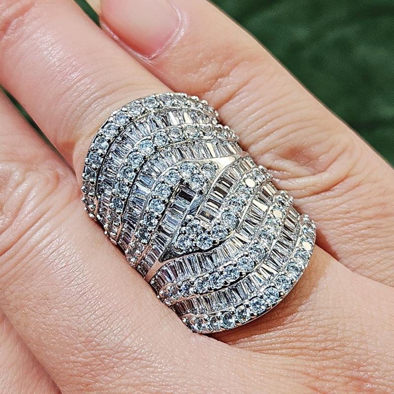Huitan Gorgeous Women Ring CopperColor Full Sparkling Cubic Zirconia Luxury Wedding Party Accessories Lady Geometric Jewelry