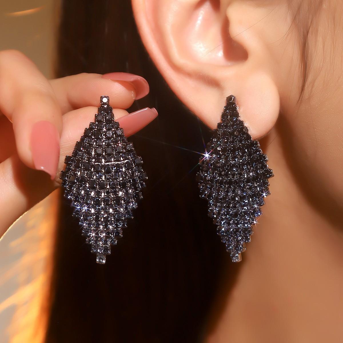 

Розкішні сережки високого класу в Європі та Сполучених Штатах, повні діамантів, довгі сережки з китицями Сережки з перебільшеною індивідуальністю Жіночі сережки