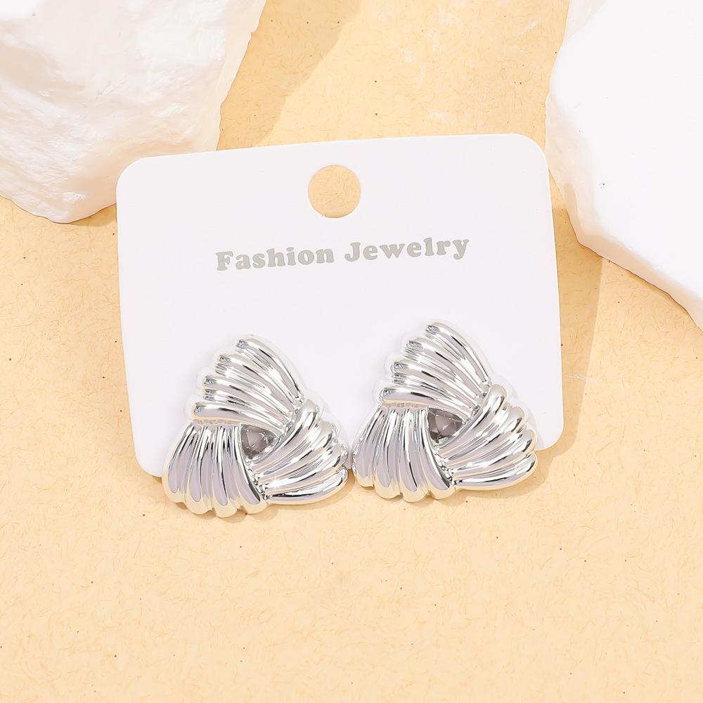Star retro stud earrings niche shell acrylic gold-plated stud earrings sweet wind ladies earrings set
