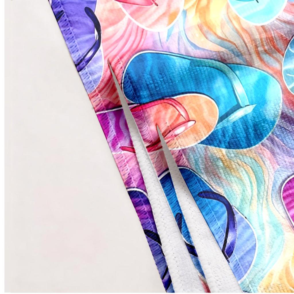Rainbow Gradient Crocs Pattern polyester microfiber beach towel is highly absorbent, suitable for swimming and beach outings