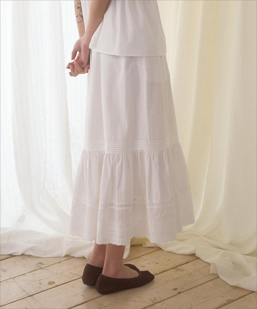 Manggomaenipeullijeu Cake Lace Skirt_Ivory