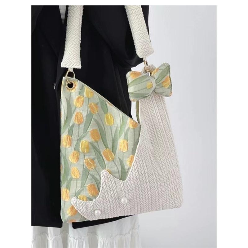 Large Space Cute Tulip Cat Pattern Underarm Shoulder Bag Unique Niche Fresh Aesthetic Women Daily Single Tote Purse