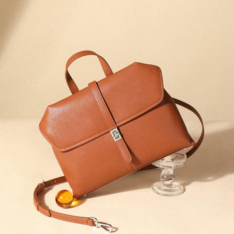 Niche Handbag New Fashionable and Versatile Shoulder Bag Large Capacity Commuting Bag for Women
